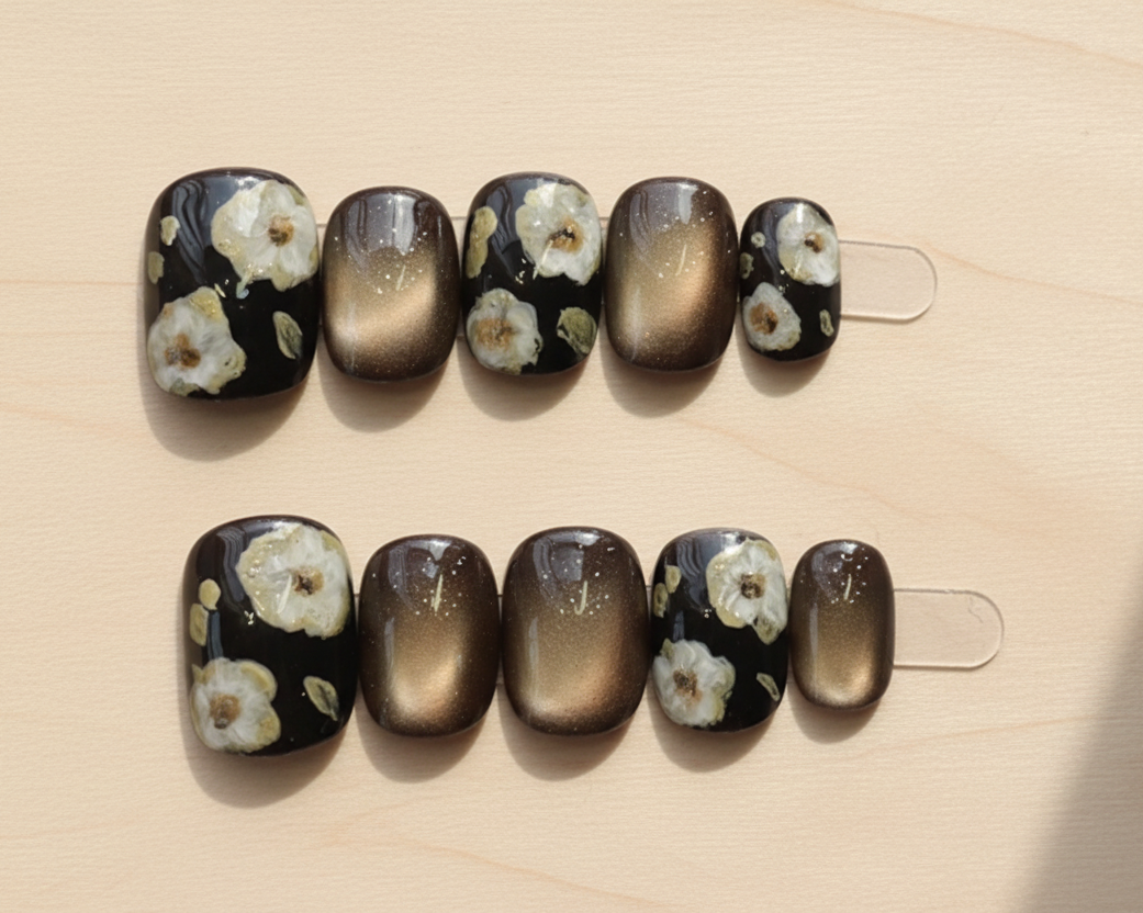 MOONLEE Mocha Cream Blossom 10-piece press-on nail set display - floral gold foil