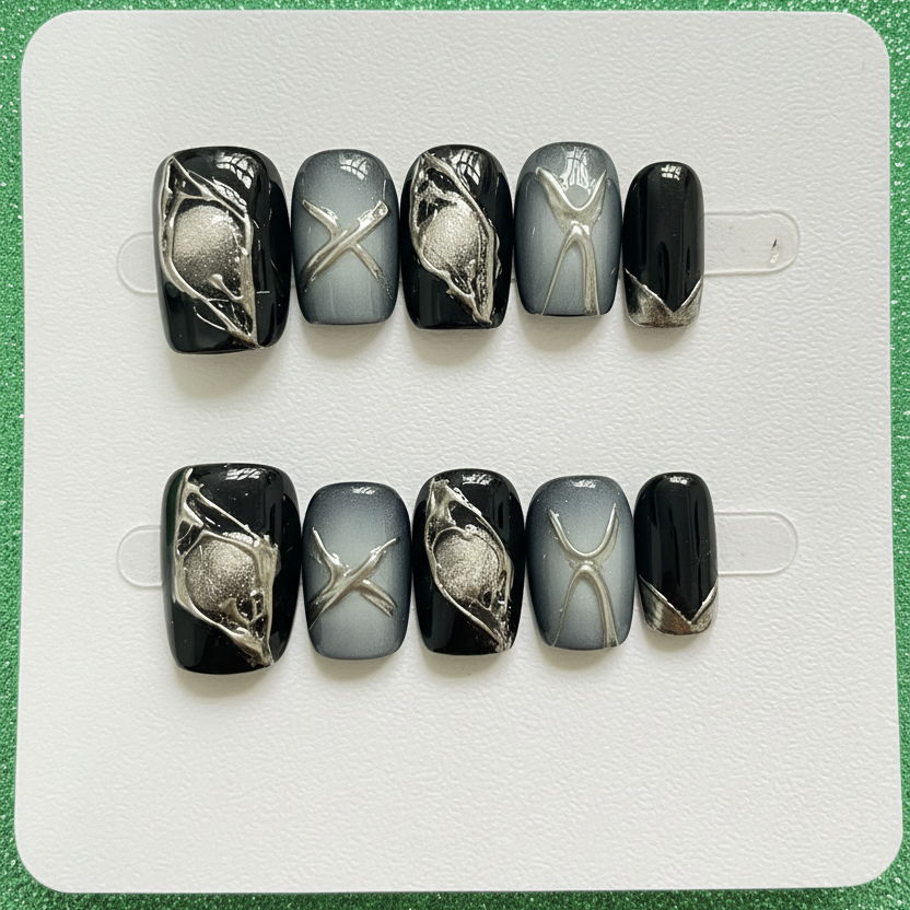 MOONLEE Static Grape 10-piece press-on nail set display - electric blue purple chrome