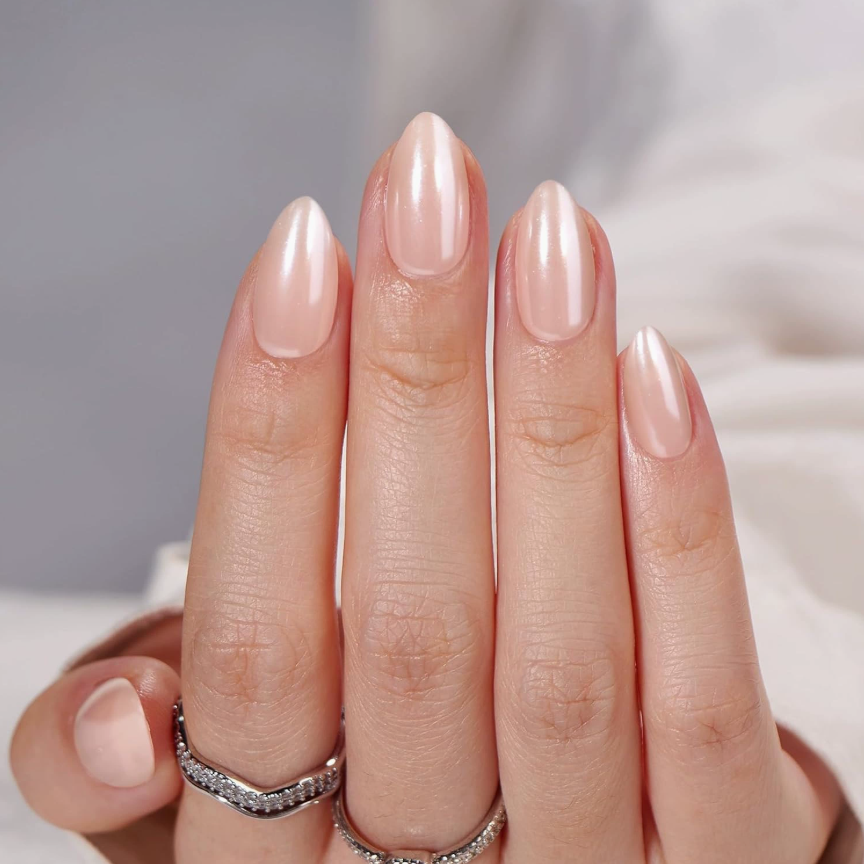 MOONLEE Peach Glace short almond press-on nails - pink gold pearl shimmer
